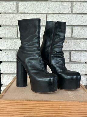 Vetements Black Leather Platform Boots EU 36